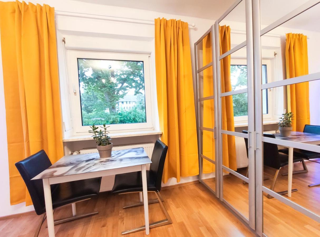 Modernes Zimmer am Park mit Garten, Hühner&Enten München Exterior foto