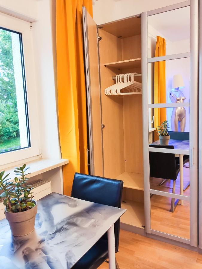 Modernes Zimmer am Park mit Garten, Hühner&Enten München Exterior foto